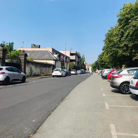 Location F1 Neuf Centre Historique * ريوم