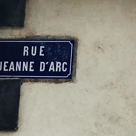 Location F1 Neuf Centre Historique * ريوم