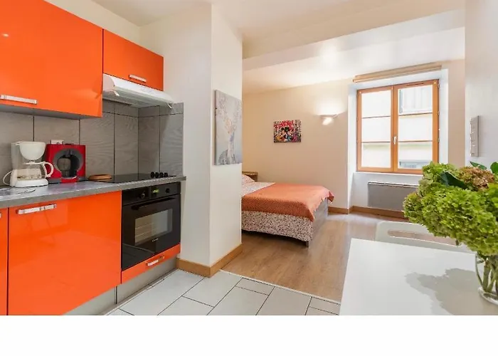 Lägenhet Location F1 Neuf Centre Historique *