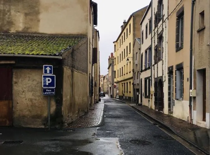 Location F1 Neuf Centre Historique Appartement Riom